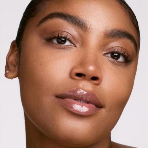 Fenty Beauty Soft'Lit Naturally Luminous Longwear Foundation